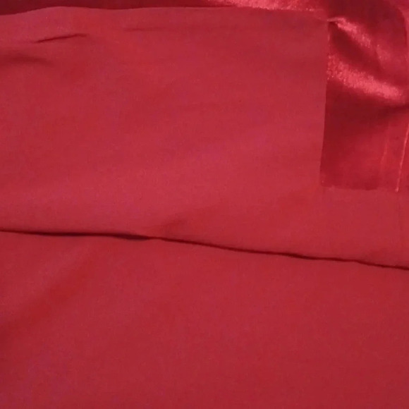 💙🐾Deep cherry velvet mini skirt with a slit - Picture 7 of 14